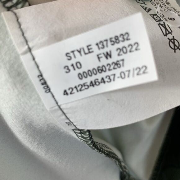 NWT Under Armour Women's UA Cold Weather Funnel Neck Long Sleeve Athletic Top M - Picture 9 of 9